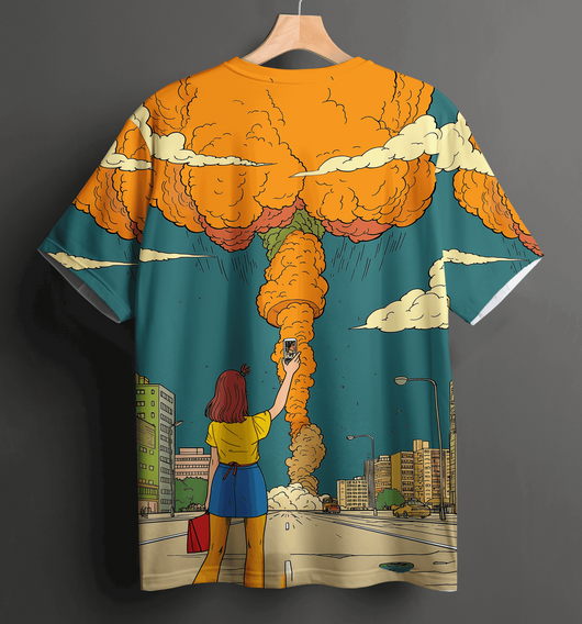 CycloneSelfie Oversize Graphic Tee